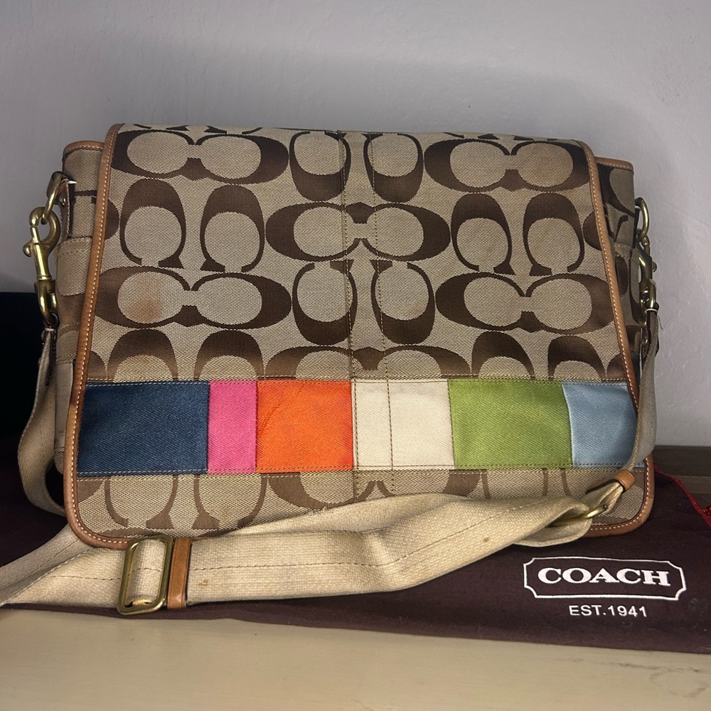 Coach Brown & Multicolor Canvas Messenger comes with dust bag and changing pad - Picture 4 of 10